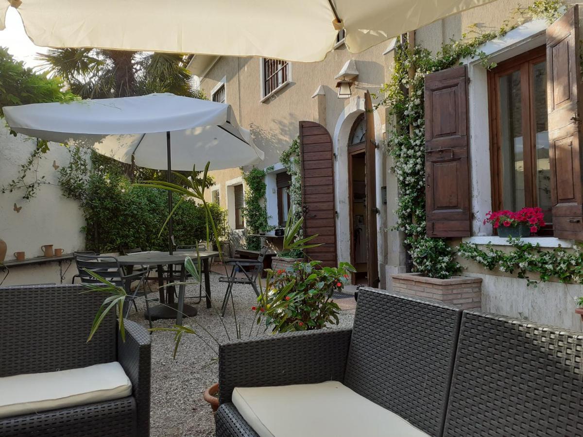 Отель Residenza La Dimora Imperfetta Salionze Экстерьер фото